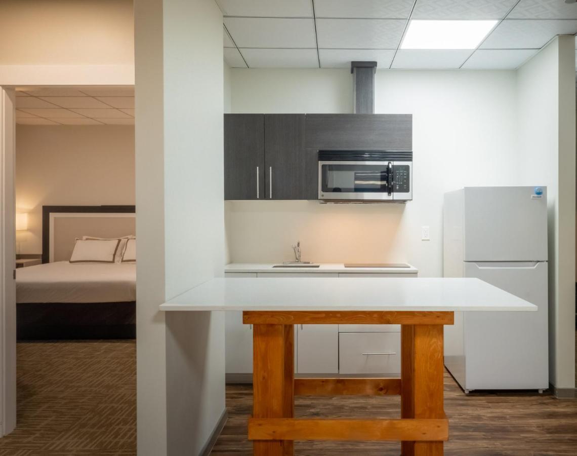 Quality Inn Sunshine Suites Terrace Buitenkant foto