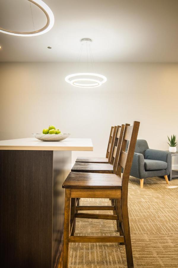 Quality Inn Sunshine Suites Terrace Buitenkant foto