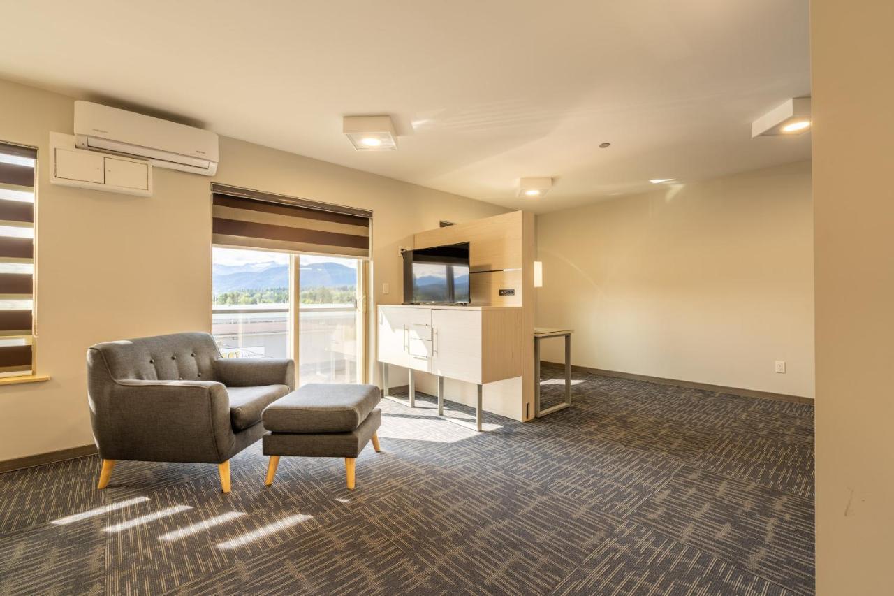 Quality Inn Sunshine Suites Terrace Buitenkant foto