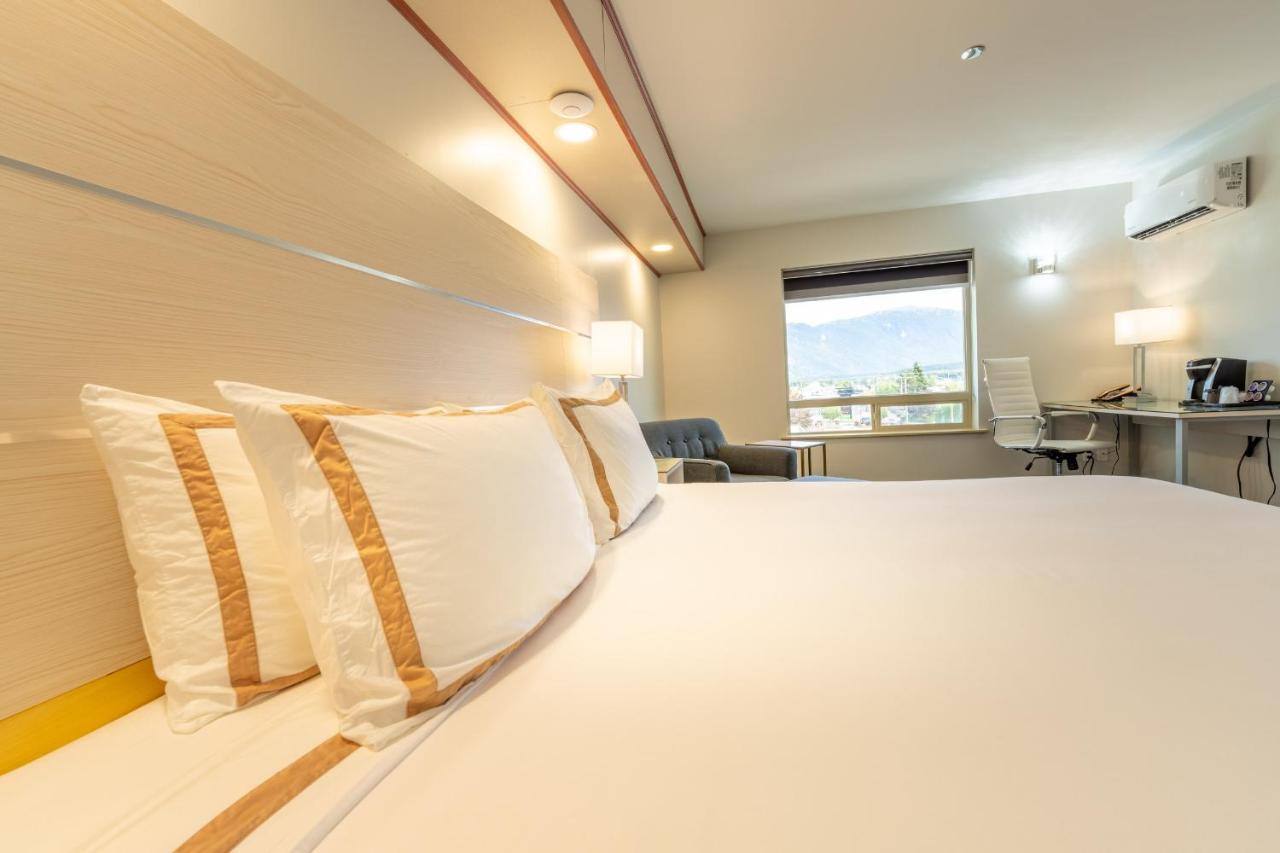 Quality Inn Sunshine Suites Terrace Buitenkant foto