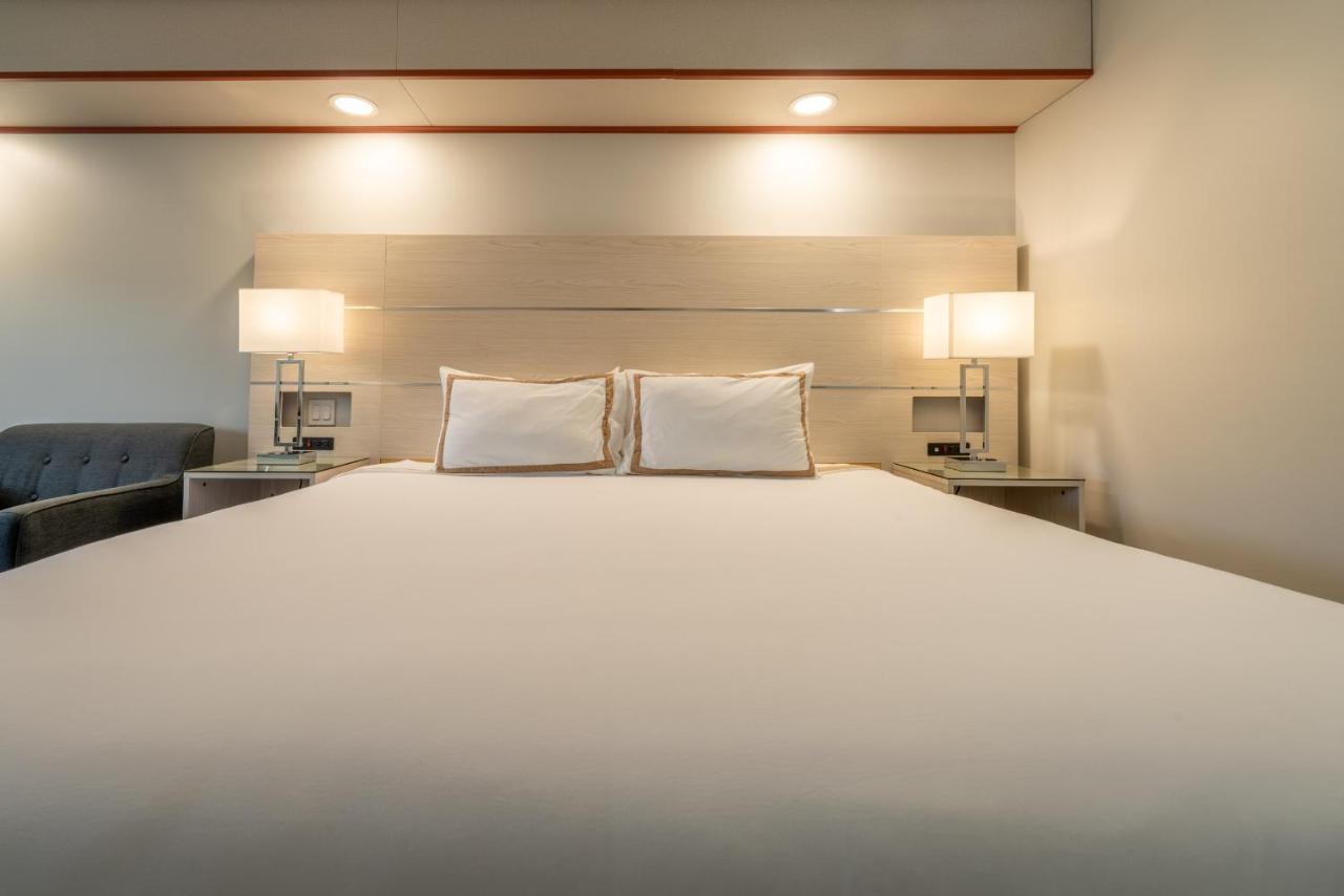 Quality Inn Sunshine Suites Terrace Buitenkant foto